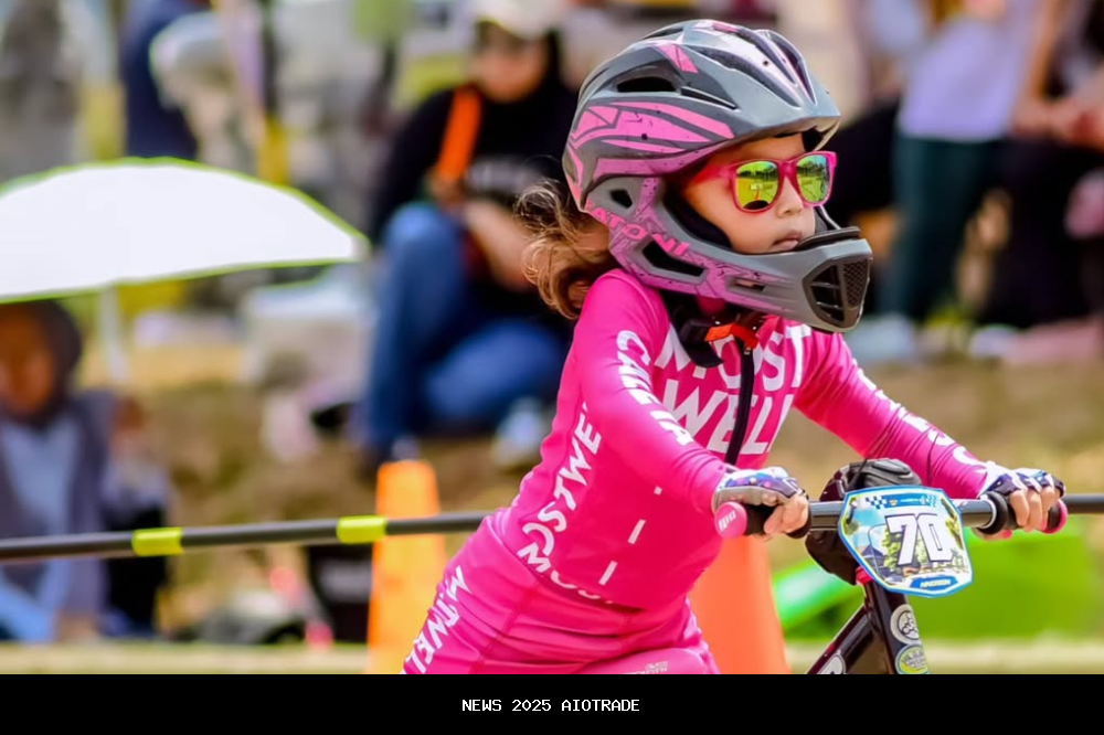 Atlet cilik pengendara balance bike yang memukau dan berprestasi