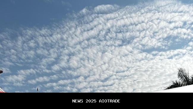 Prakiraan Cuaca Surabaya 27 Oktober 2025: Berawan Sepanjang Hari