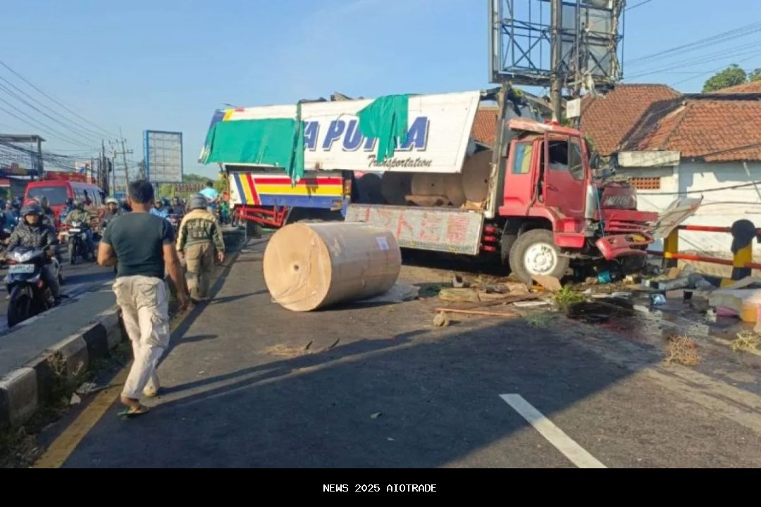 Polisi Ungkap Penyebab Truk Boks Tabrak Sopir di Pasuruan