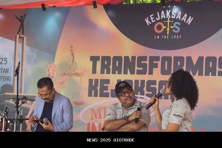 Rano Karno Ajak Warga Ambil Bansos Sendiri, Tak Perlu Pemain Kotor