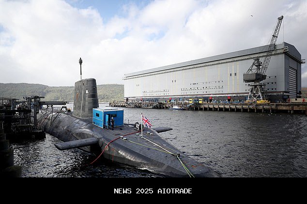 Air radioaktif 'mengalir ke danau' dari pangkalan Angkatan Laut Kerajaan yang menyimpan bom nuklir I