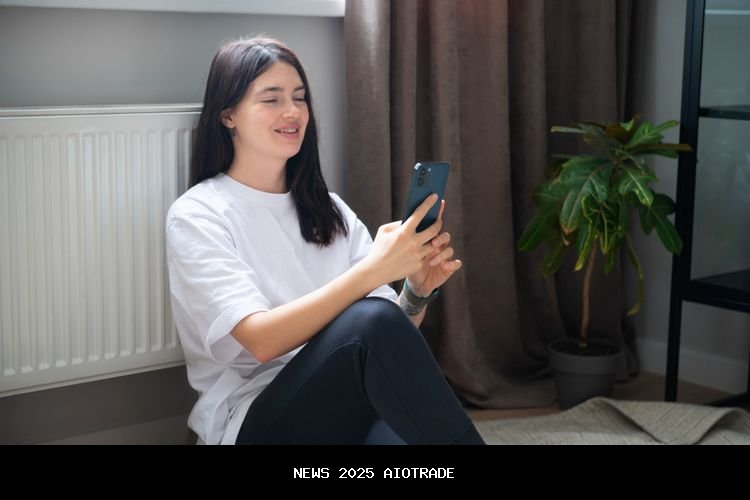 Sering Scroll Media Sosial Tapi Tak Pernah Posting? Ini 8 Kepribadianmu Menurut Psikologi