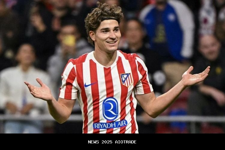 Hanya Dusan Vlahovic, Julian Alvarez Jadi Incaran Barcelona