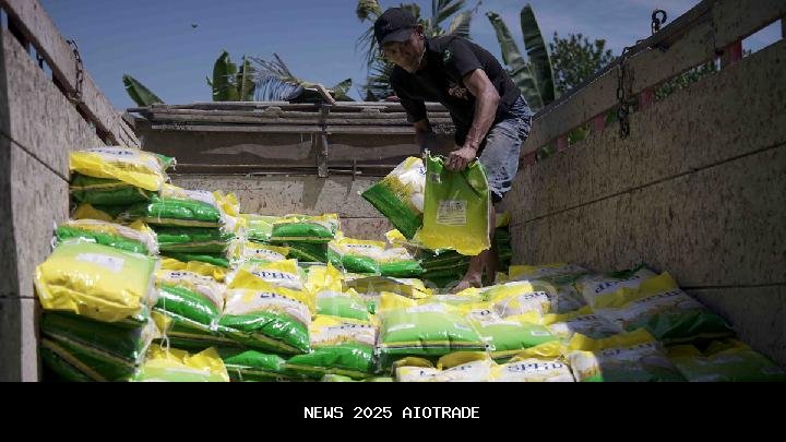 Bulog distribusikan beras SPHP ke Papua menjelang Nataru