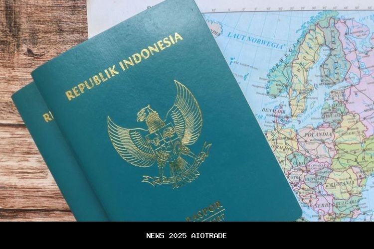 Daftar 45 Negara yang Menerima Paspor Indonesia Tanpa Visa 2025