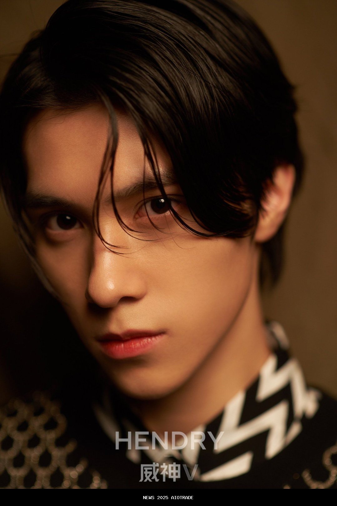 Penampilan Profesional Xiaojun WayV Mengubah Wajah Kosmetik Global