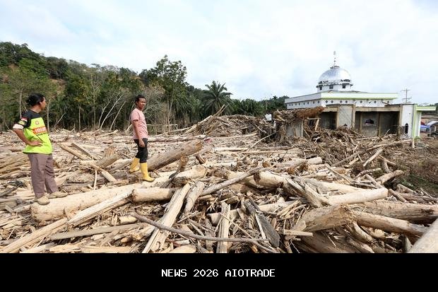 Kaleidoskop Lingkungan 2025: Penutupan TPA dan Banjir Sumatra
