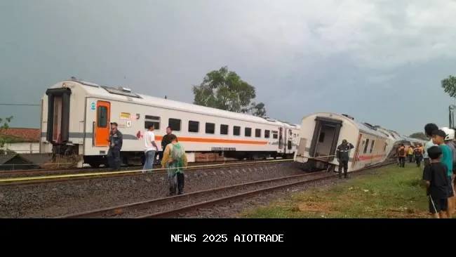 Evakuasi KA Purwojaya di Bekasi Selesai, Jalur Kembali Normal