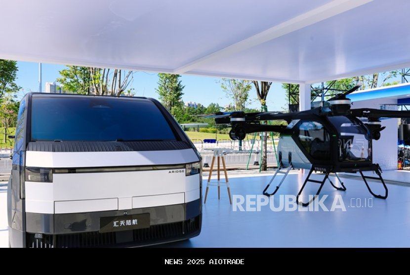 XPENG Perkenalkan Empat Inovasi Physical AI di AI Day 2025: VLA 2.0, Robotaxi, IRON, dan Mobil Terba