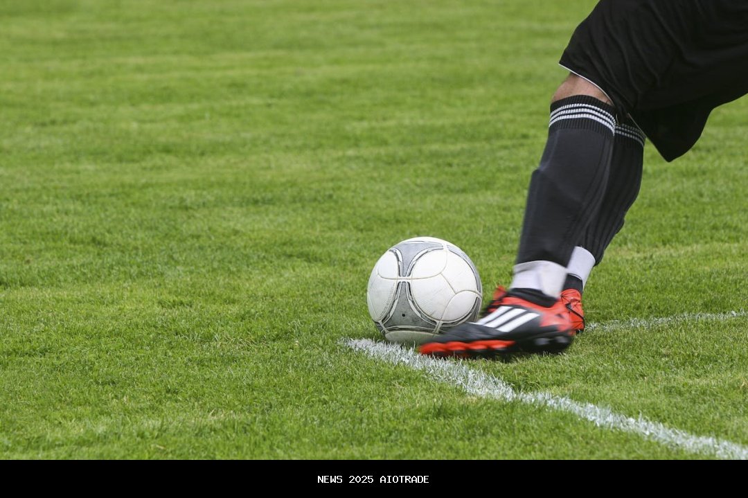 10 Pemain Sepak Bola Termahal Sepanjang Masa