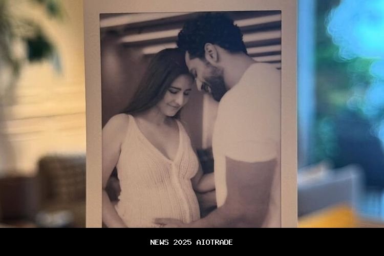 Vicky Kaushal dan Katrina Kaif Rayakan Kelahiran Anak Pertama dengan Bahagia