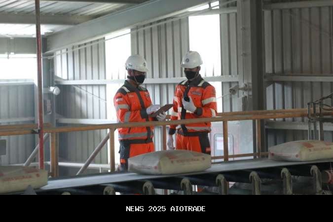 Strategi SMBR Dorong Penjualan Semen Tahun 2025