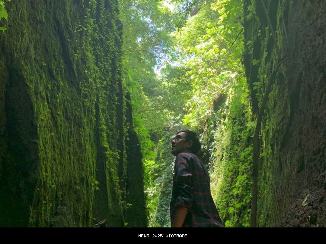 Hanya 13 Menit dari Kota Klungkung! Intip Eksotisme Air Terjun Aan Secret yang Instagenic