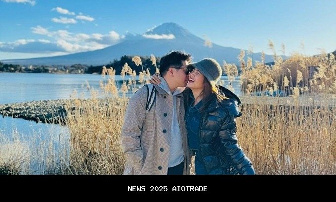 Dari rekan kerja Facebook hingga pasangan pengantin baru: sebuah kisah cinta selama 7 tahun yang mel