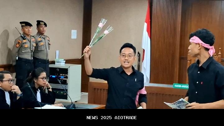 Penolakan kuasa hukum terhadap kehadiran polisi di ruang sidang Delpedro