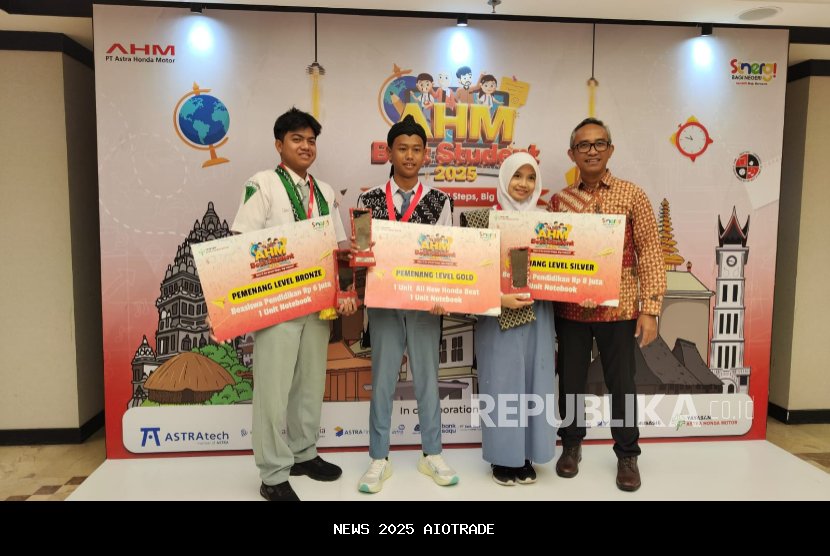 Muda, Cerdas, Peduli: Kisah Tiga Pemenang AHM Best Student 2025