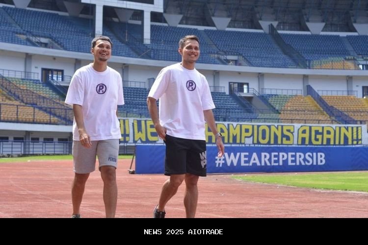 Resmi! Rezaldi dan Hamra Hehanussa Akan Tinggalkan Persib? Bakal Main Bareng Ezra Walian?