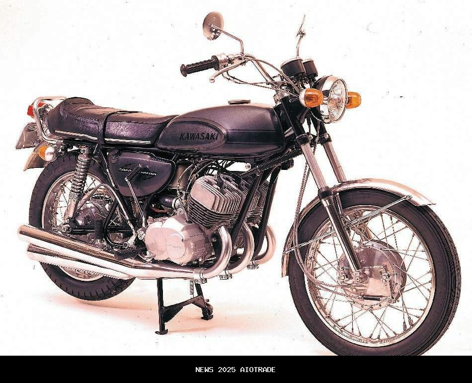 Analisis teknologi Kawasaki H1 500 Mach III 2025: Legenda kecepatan yang tak tergoyahkan