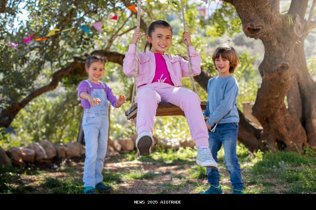 Mengukur Waktu dengan Matahari: 8 Hal yang Dipahami Orang yang Tumbuh Bermain di Luar Hingga Malam