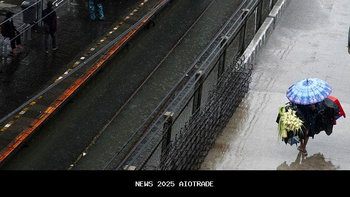 BMKG: Jakarta Diguyur Hujan Petir Siang Ini