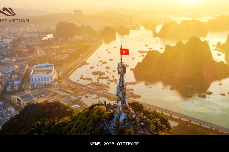 Menelusuri Keindahan Halong Bay di Vietnam Utara
