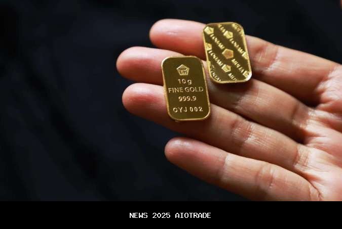 Harga Emas Antam Turun Rp 13.000, Lengkap di Awal 2026, Kamis (1/1)