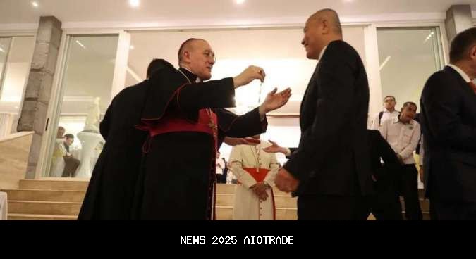 Lilik Oetama Dianugerahi Penghargaan Pro Ecclesia et Pontifice oleh Paus Leo XIV