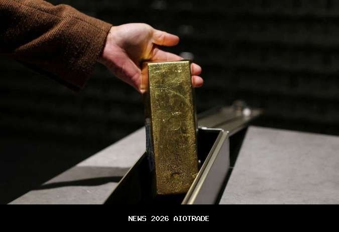 Harga emas spot naik 64% sepanjang 2025