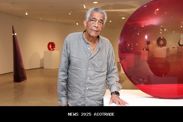 Putri rahasia 'pewaris' mengatakan dia memiliki bukti DNA yang menunjukkan dia adalah putri dari sen