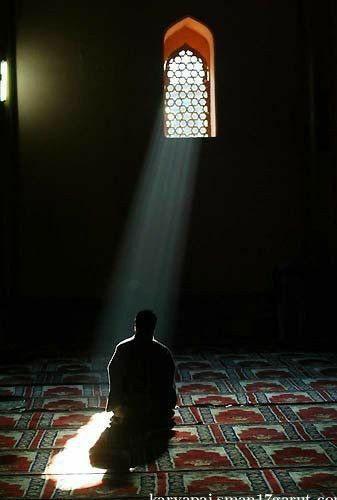 MEMANFAATKAN WAKTU DENGAN BERTAUBAT 