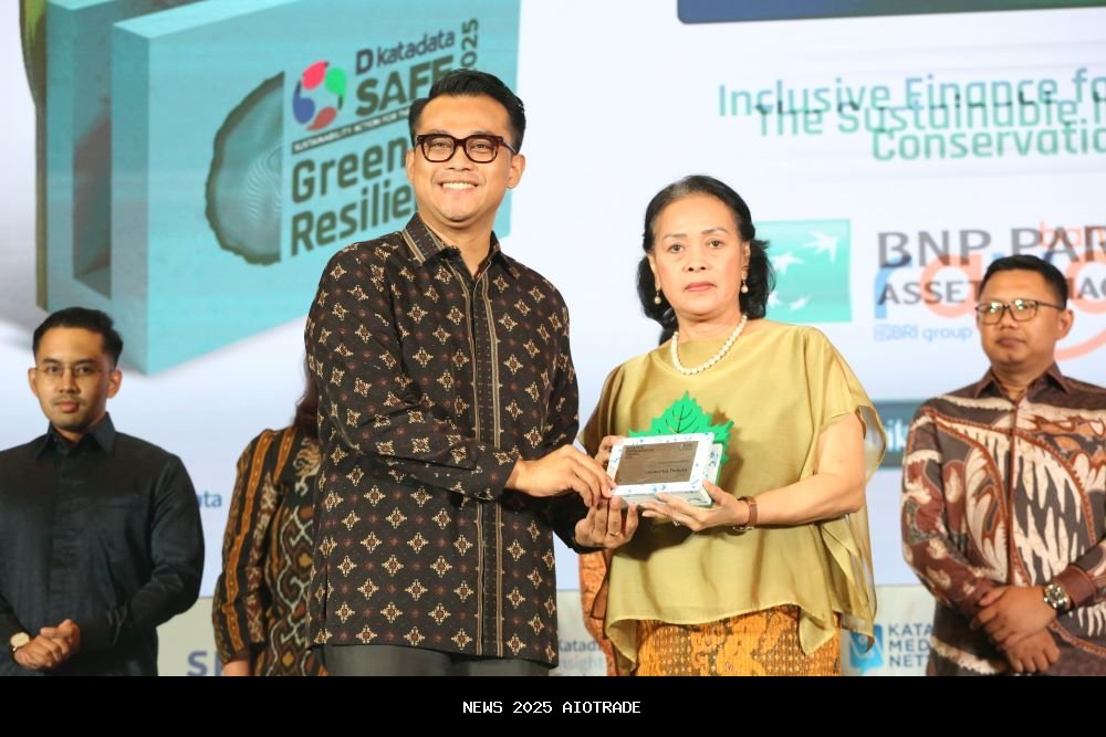 UT Meraih Penghargaan KGIA 2025 Sebagai Kampus Hijau Digital