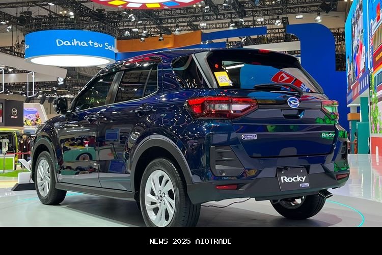 Hybrid Rocky vs Tiggo Cross, Pilih yang Terbaik?