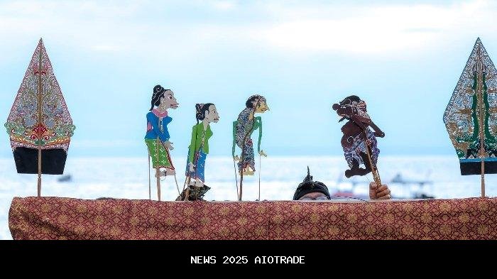 Wayang Sasak Menghibur Wisatawan Senggigi dengan Kisah Kembalinya Senyum Dewi Rengganis