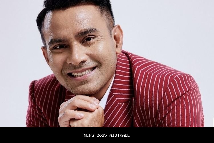 Momen Judika Bermain Bola dengan Odol di Bawah Mata