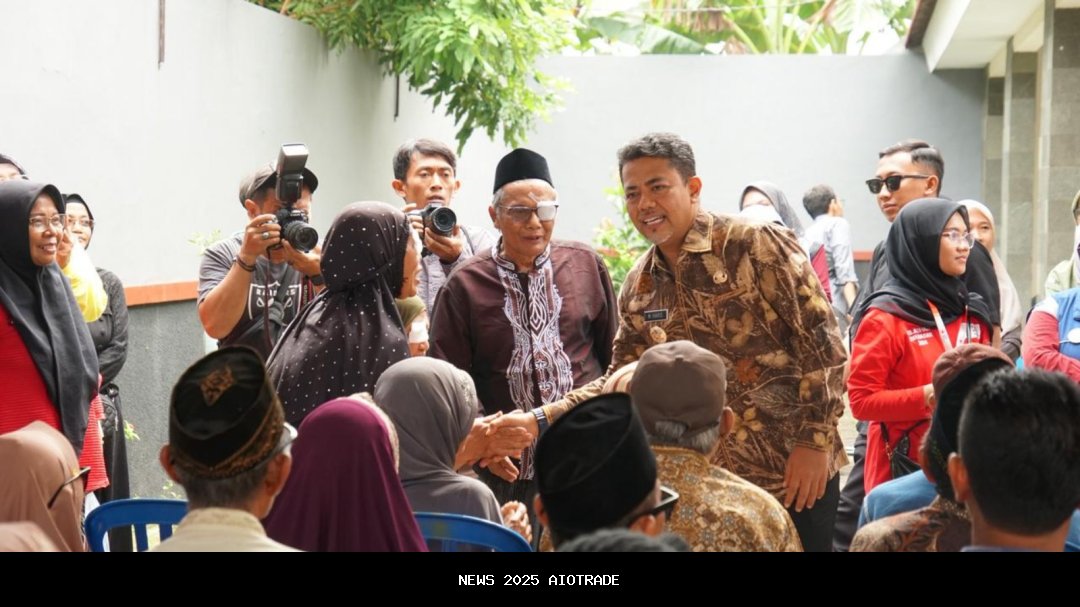 Paiton Energy - PMI Menghadirkan Harapan Baru bagi Warga Probolinggo melalui Operasi Katarak