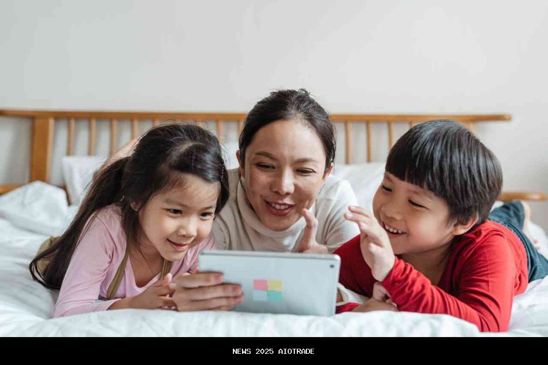 Ibu Batasi Gadget, Belajar Anak Jadi Lebih Menyenangkan