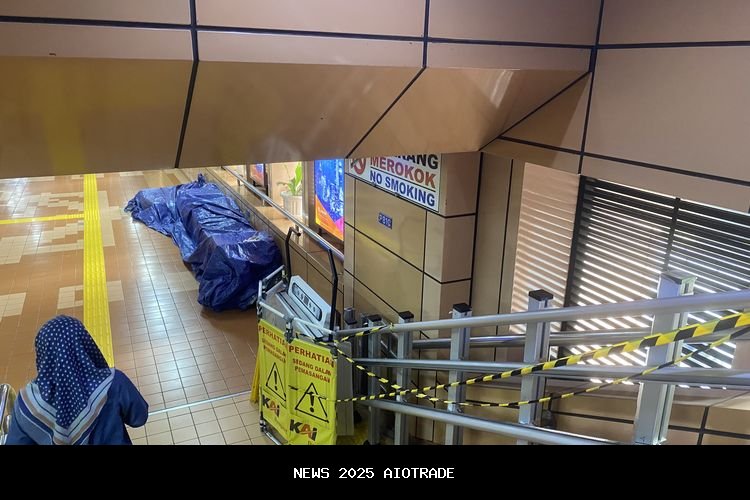 Stasiun Cikini Jadi Pertama KRL Commuter dengan Lift Platform