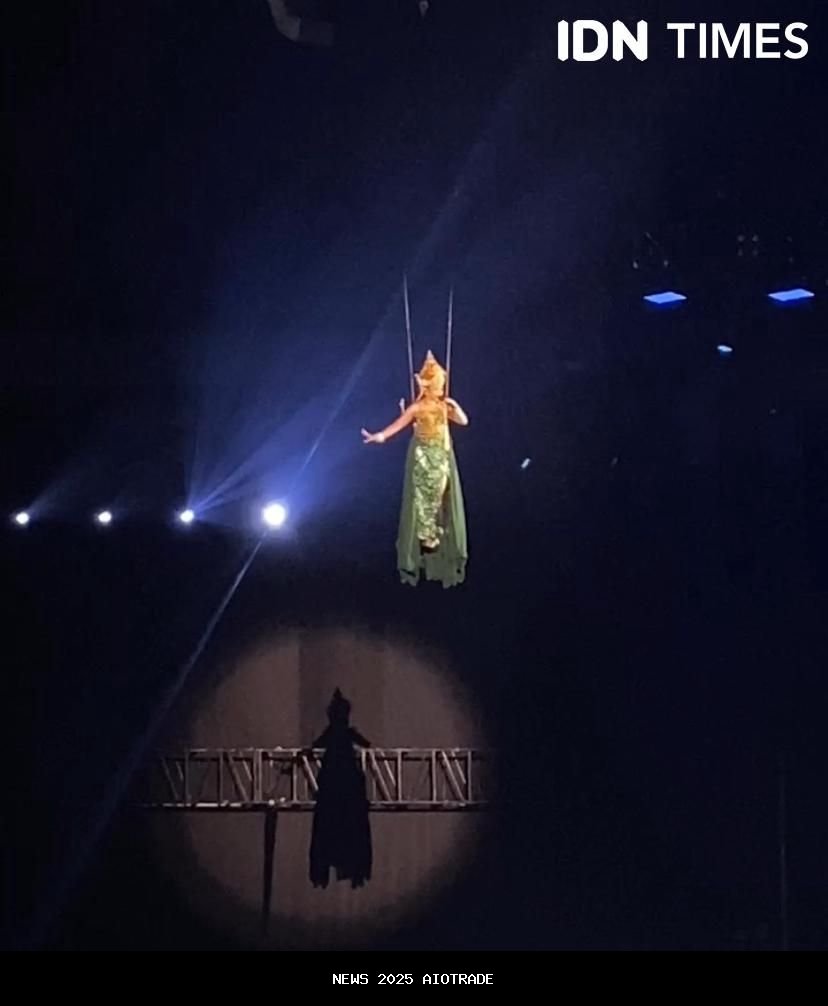 Yura Yunita Menggema di Pagelaran Sabang Merauke 2025