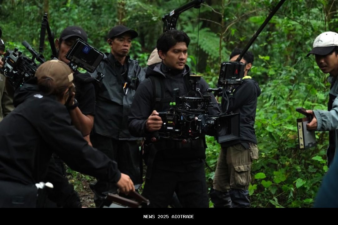 Film Timur tayang perdana, karya pertama Iko Uwais yang penuh emosi