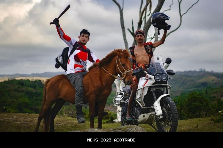 Kisah Petualangan Rowby & Ducati DesertX di Sumba yang Membuka Eksotisme