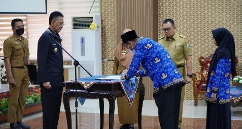 Bupati Pringsewu Lantik 19 Pejabat Baru