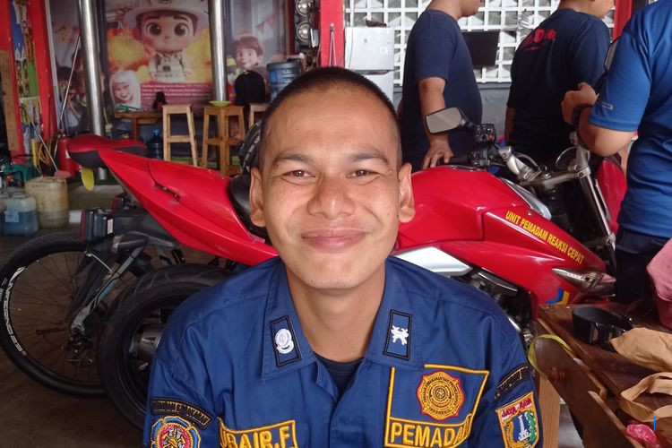 Kisah Mantan Atlet Silat Jadi Petugas Damkar