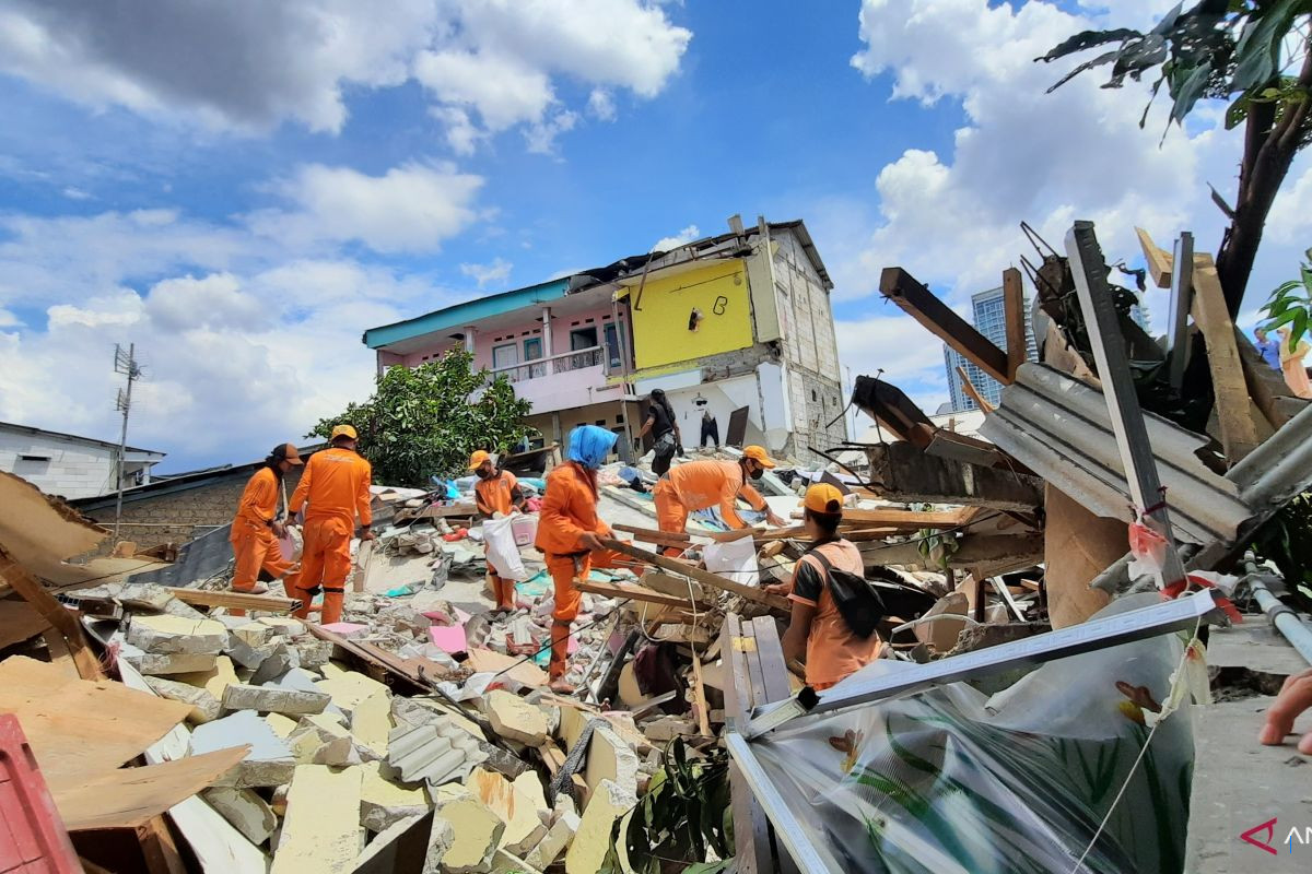 Bangunan Indekos di Pajajaran Bandung Roboh Akibat Longsor, 3 Orang Terkena Dampak