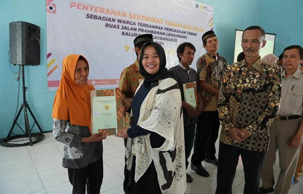 454 Bidang Tanah Terdampak Jalan PrambananLemahbang Kini Bersertifikat