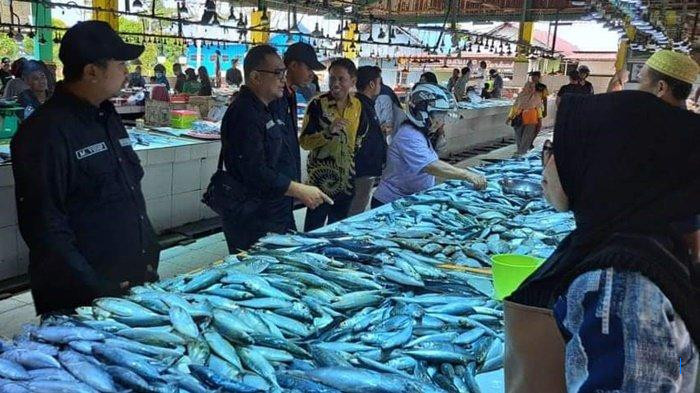 Satgas Pangan Polres Morowali Utara dan Pemda Sidak Harga Beras di Pasar Beteleme