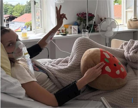 Bella Hadid Berjuang Melawan Sakit Lyme, Tinggalkan Mimpi Berkuda