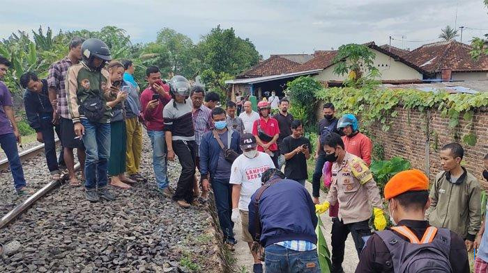 Pengendara Motor di Bandar Lampung Tertabrak Kereta Api hingga Terpental 2 Meter