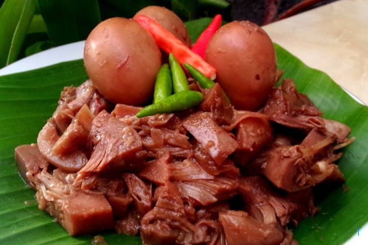 5 Tempat Makan Gudeg Lezat di Surabaya, Rasanya Tak Kalah Enak dengan Jogja