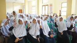 LIKE-R Hadir di Ponpes Al-Furqon Cibiuk Garut, Santri Dapat Edukasi dan Layanan Kesehatan Reproduksi