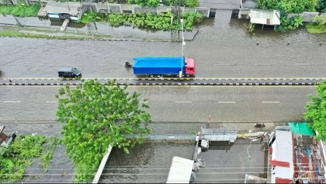 Peringatan Dini BMKG 27-31 Oktober 2025: Ratusan Kecamatan Jawa Tengah Terancam Banjir